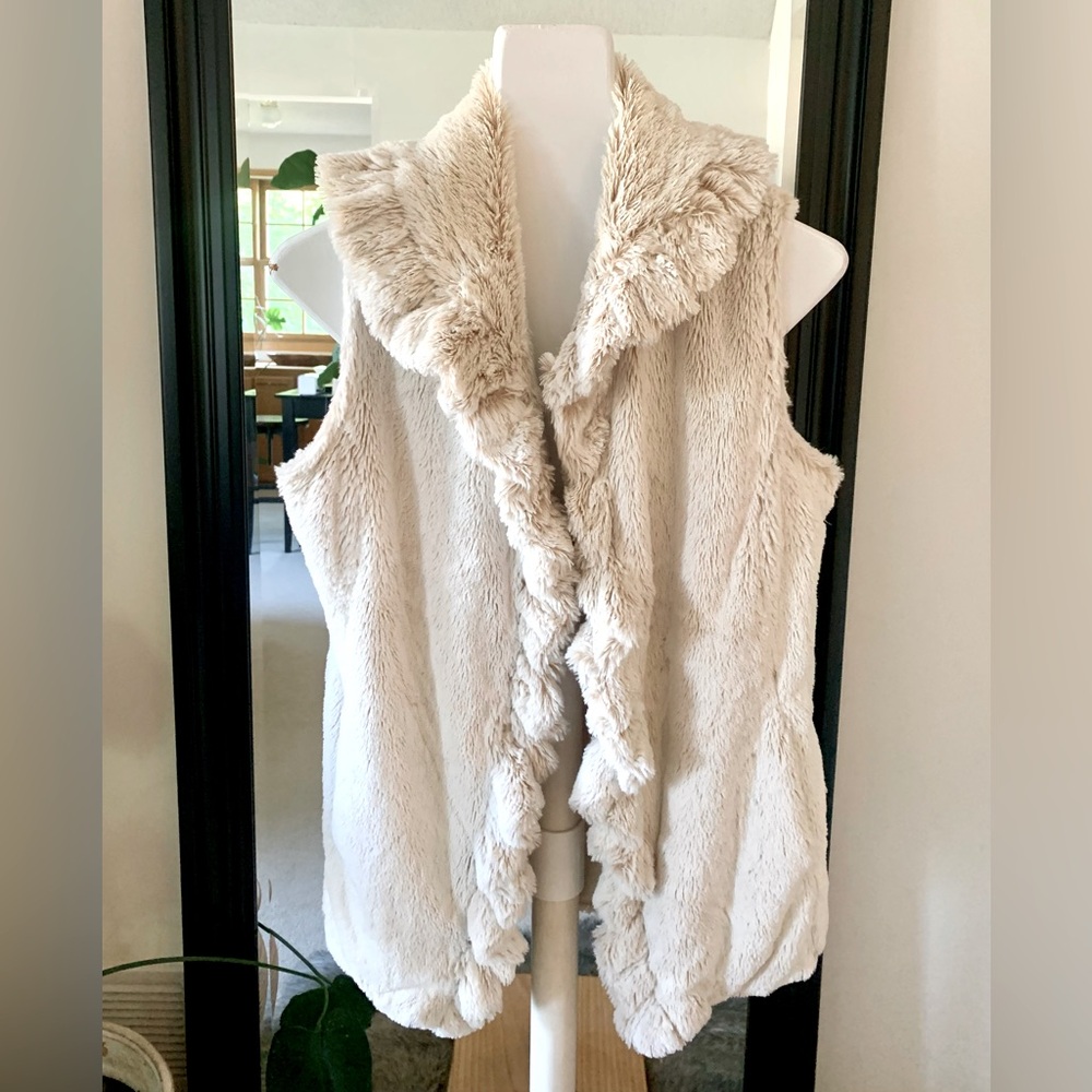 DAMSELLE NEW YORK Faux Fur Vest